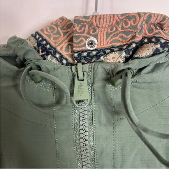 Free People Movement She Fly Jacket Size M Hooded Embroidered Green Oversized